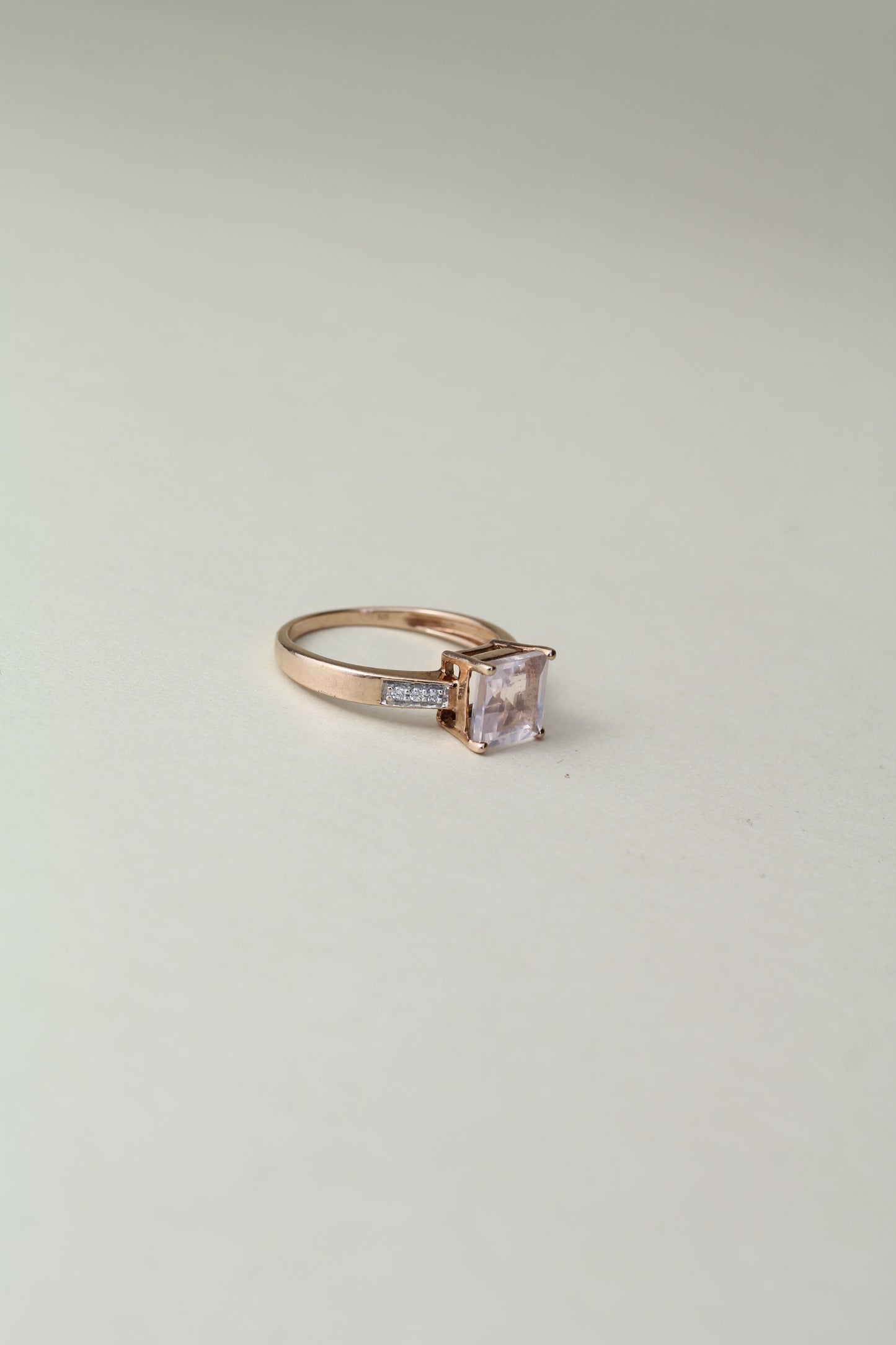 Vendôme Paris – 9K Rose Gold Cocktail Ring with Pink-Lilac Quartz & Diamonds