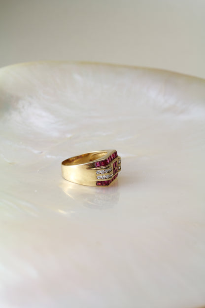 Massive Vintage Tank Ring in 18K Gold with Invisible-Set Rubies and Diamonds