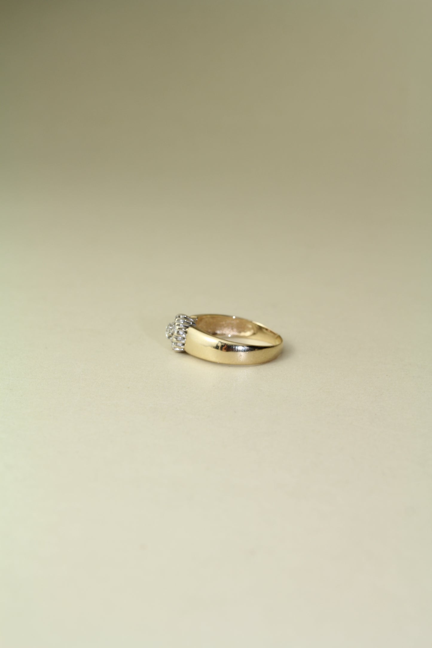 Diamond Flower Ring – Two-Tone Gold (White & Yellow)