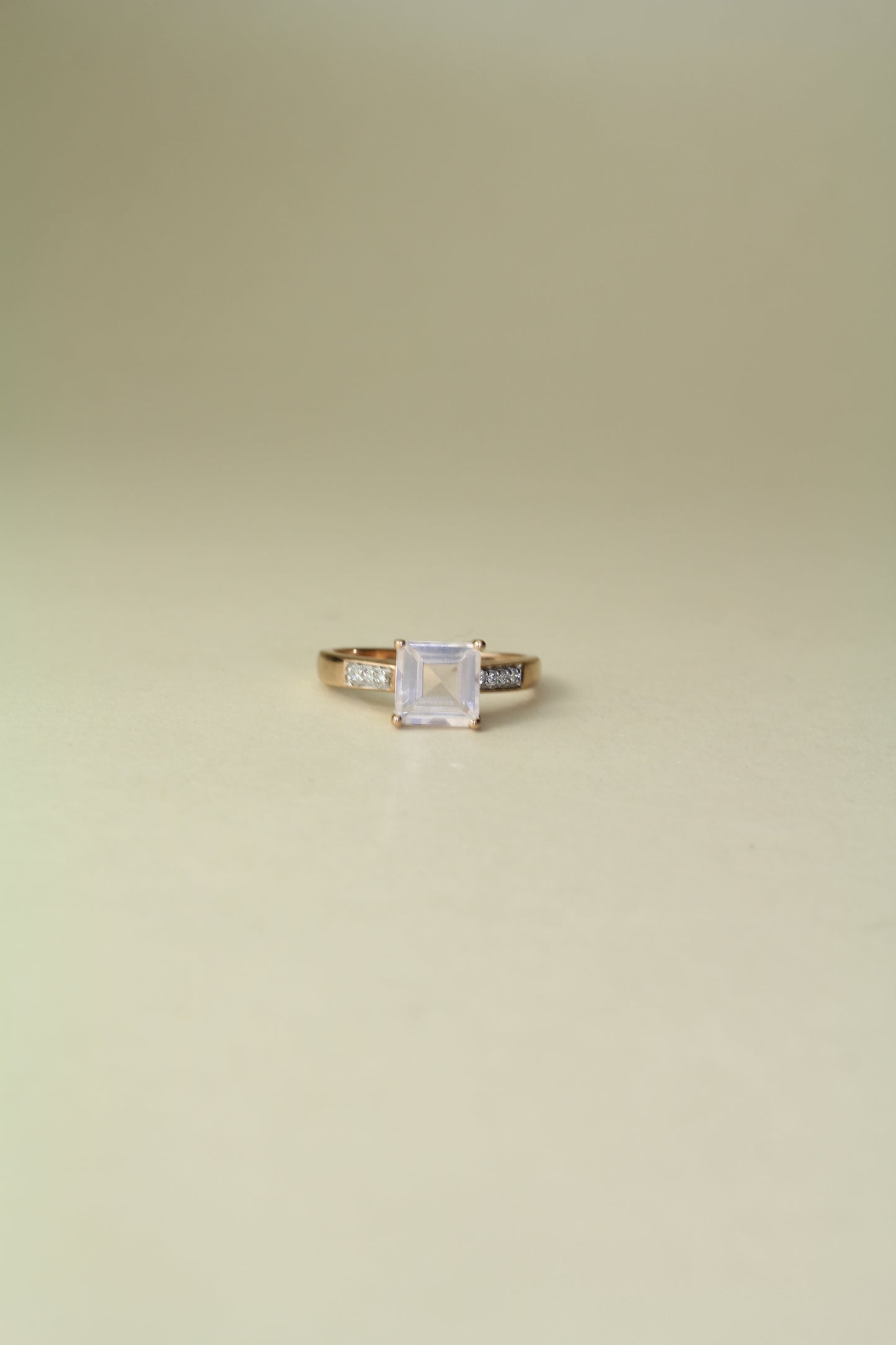 Vendôme Paris – 9K Rose Gold Cocktail Ring with Pink-Lilac Quartz & Diamonds