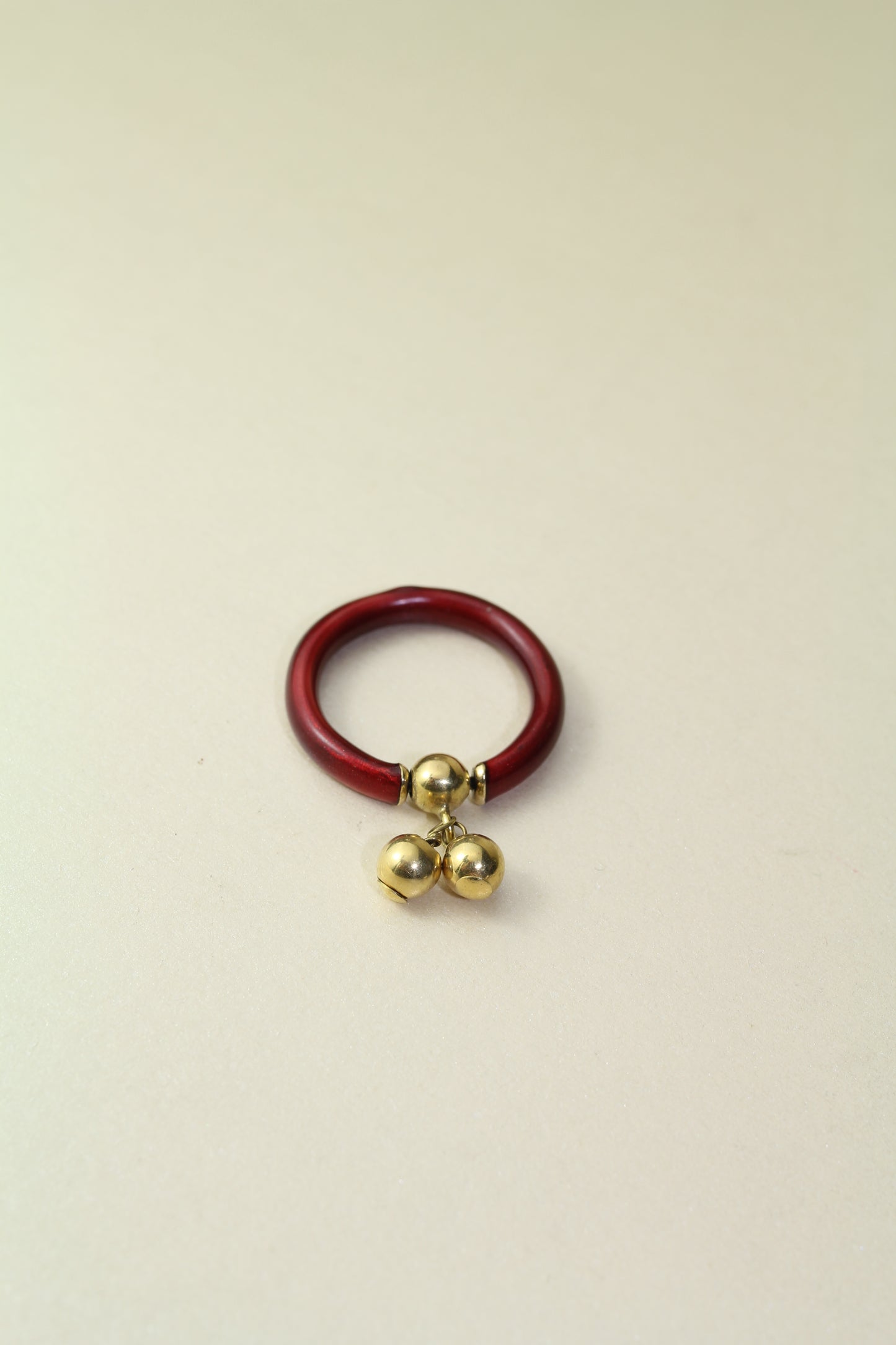 Extraordinary 18K gold charm ring with hand-crafted enamel and sparkling details