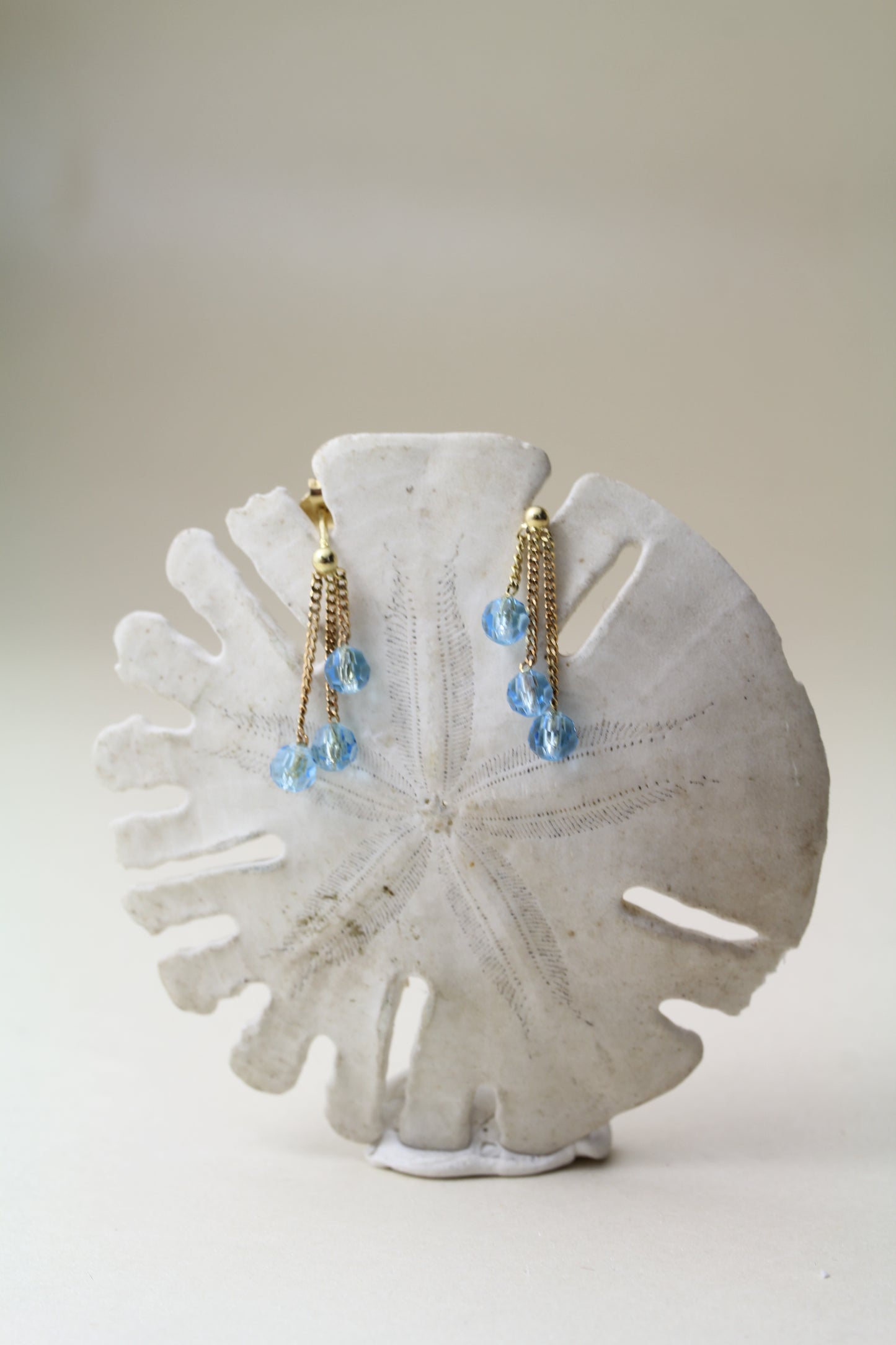 Stunning 1990s 18K Yellow Gold Earrings – delicate sky-blue crystal drops