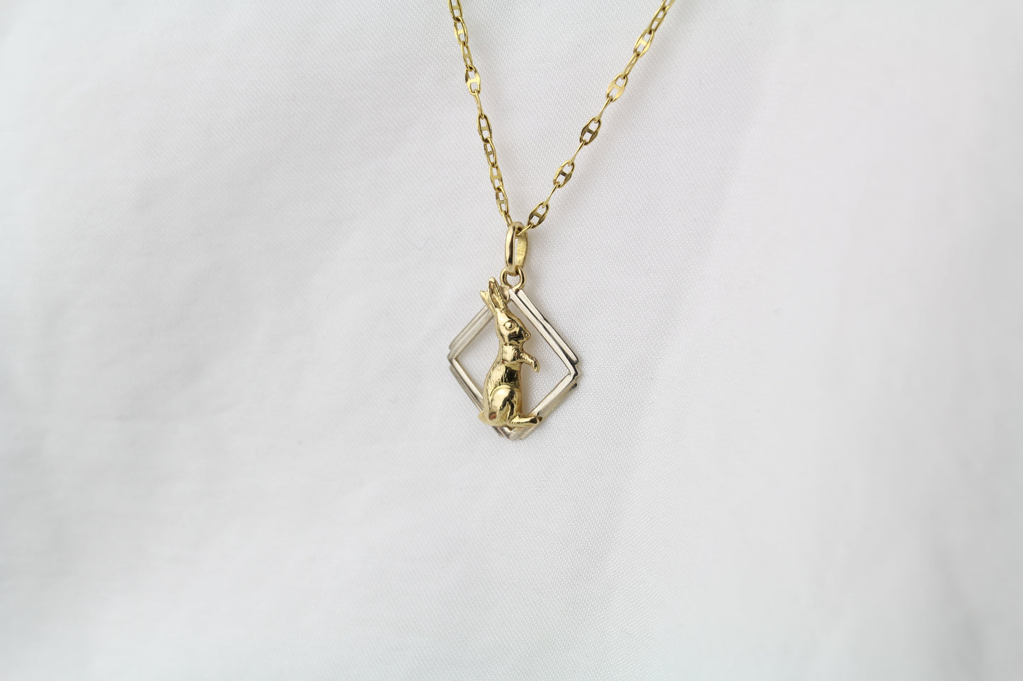 18K Yellow Gold Lucky Rabbit Pendant – Art Deco Era, England – Circa 1920s