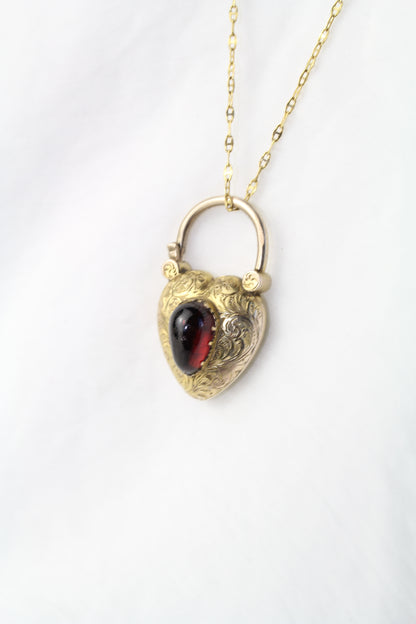 Large Victorian Heart-Shaped Garnet Padlock – Circa 1860 – Romantic 8ct Gold Antique