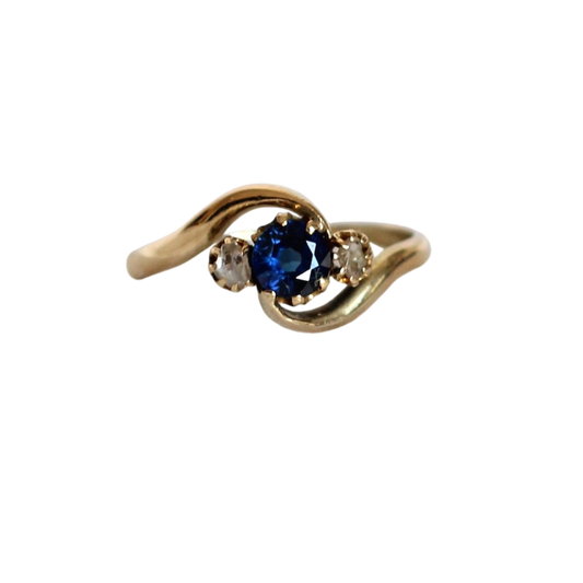 Antique Natural Sapphire and Old Cut Diamonds 18k Gold Ring