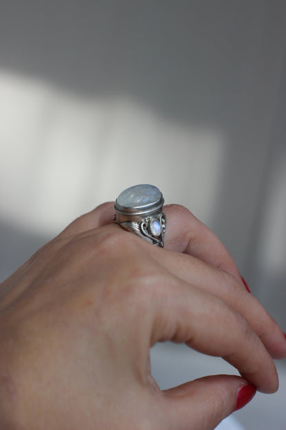 Bague « Poison » en argent sterling au design oriental avec pierres de lune