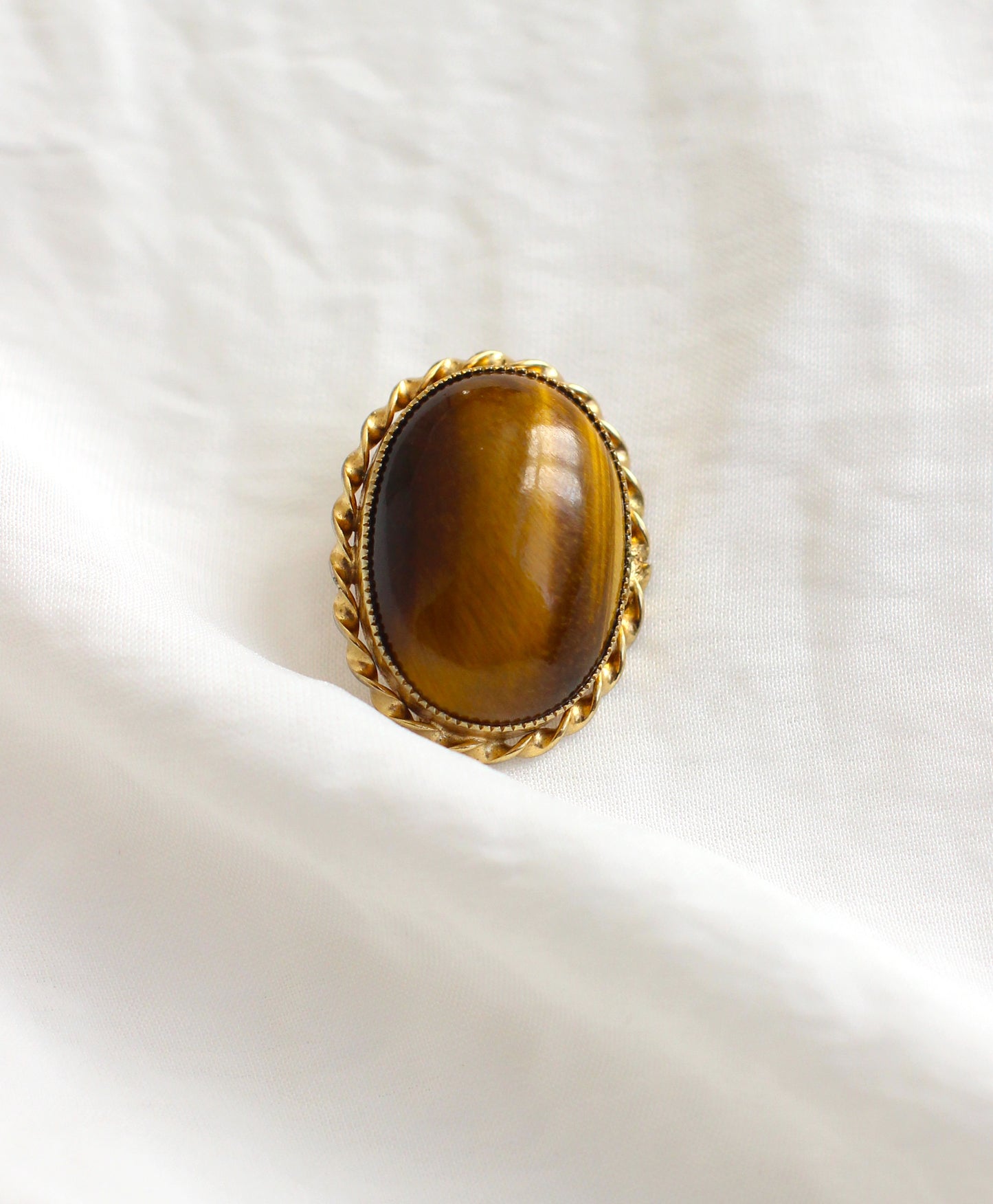 Broche vintage en pierre naturelle oeil de tigre