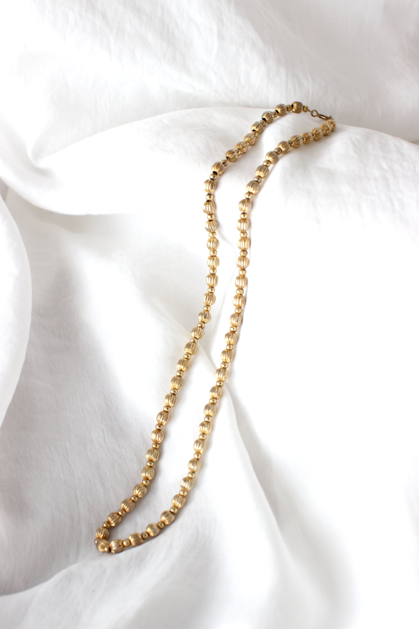 Vintage Chic 1980s golden pearl necklace