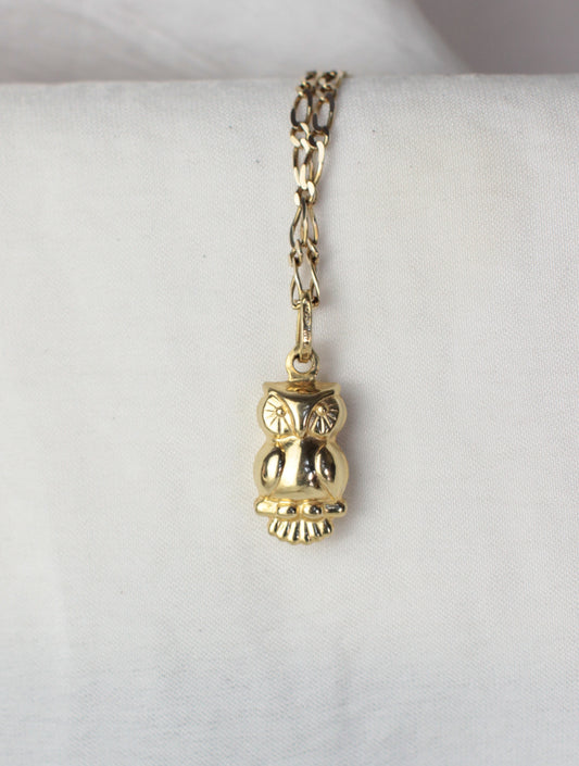 18k Gold Owl Pendant with Exquisite 90s Detailing