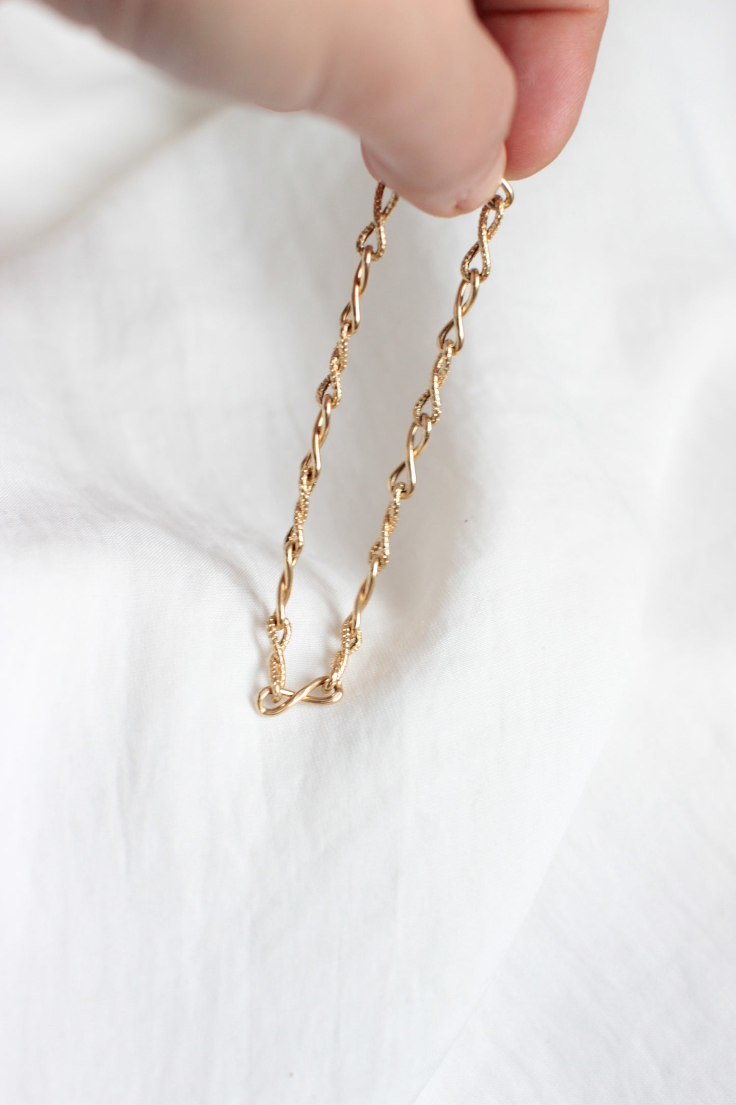 18K Solid Gold "Infinite Link" Chain Bracelet