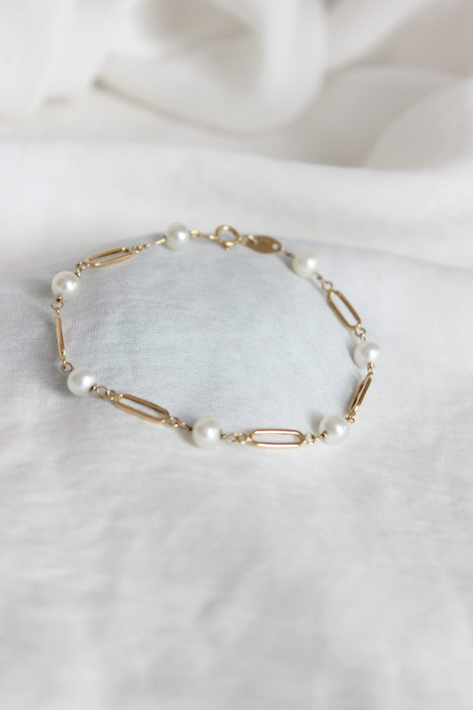 Very Chic 18 carats Gold and Cultured Pearl Bracelet