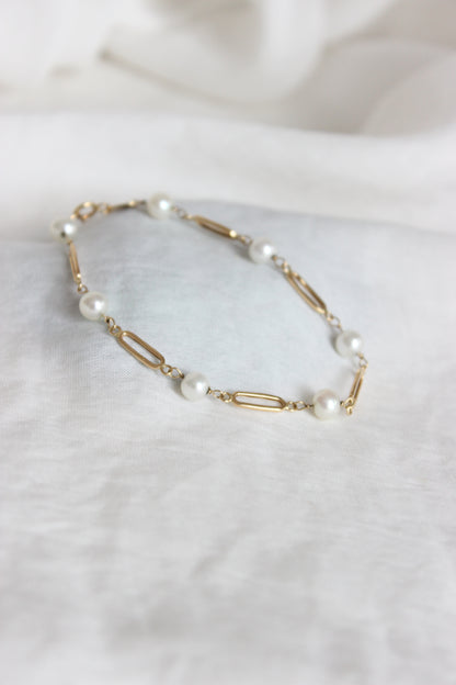 Very Chic 18 carats Gold and Cultured Pearl Bracelet