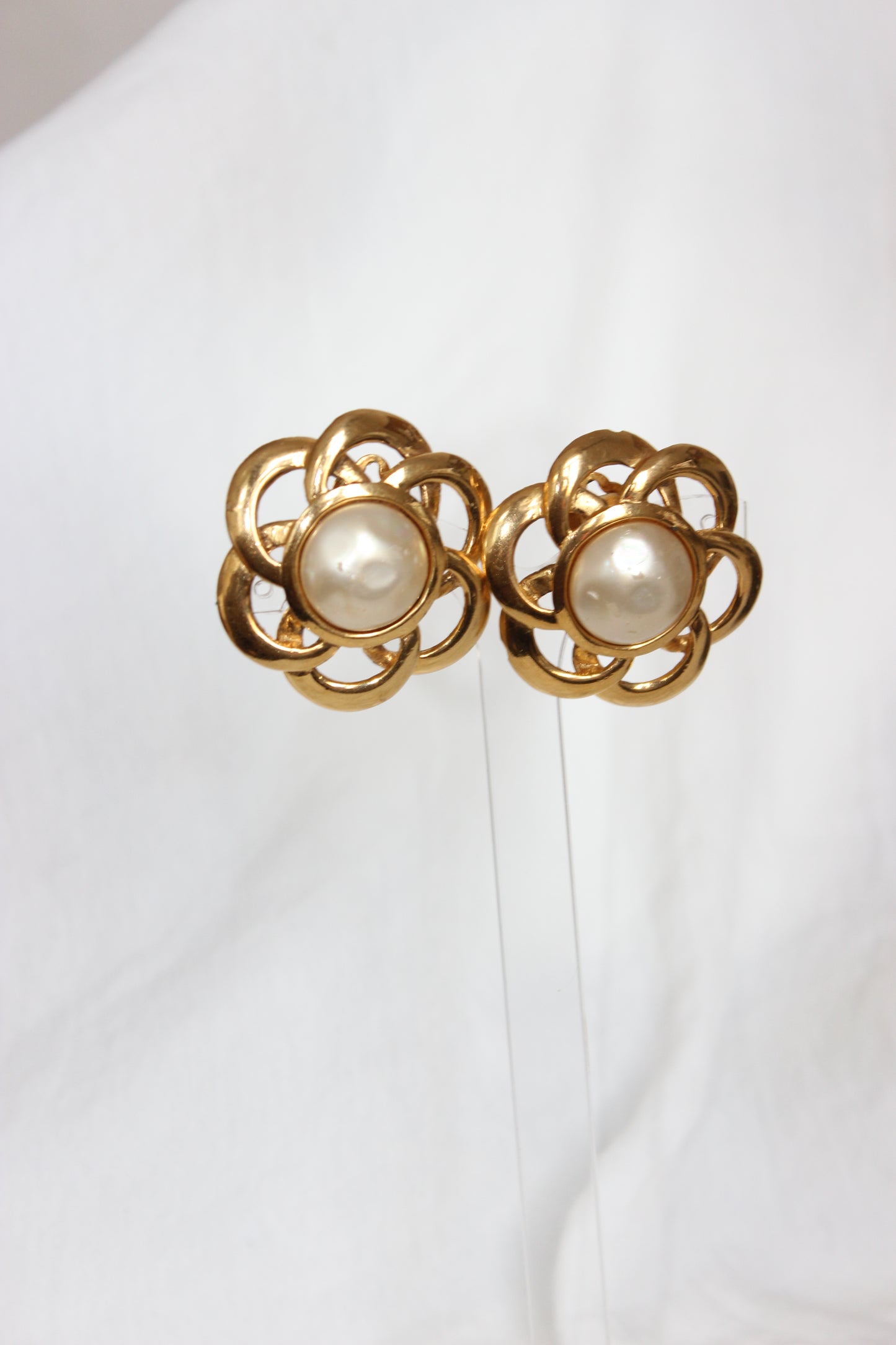 1980 CHANEL Camellia Clip-On Earrings – Gold & Faux Pearl, Vintage with Box