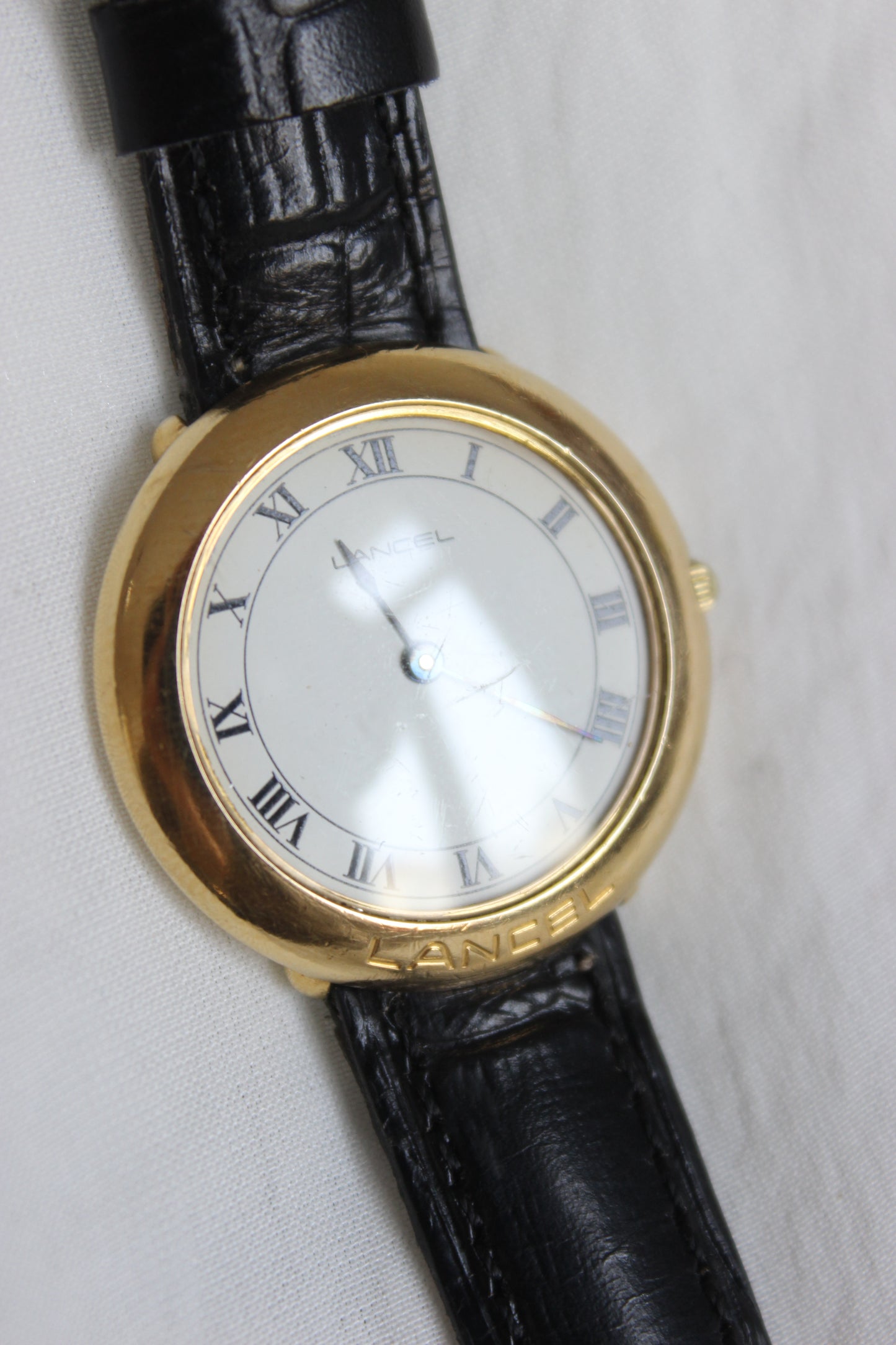 Lancel Vintage 1970s Quartz Watch – Roman Numerals & Gold-Tone Bezel