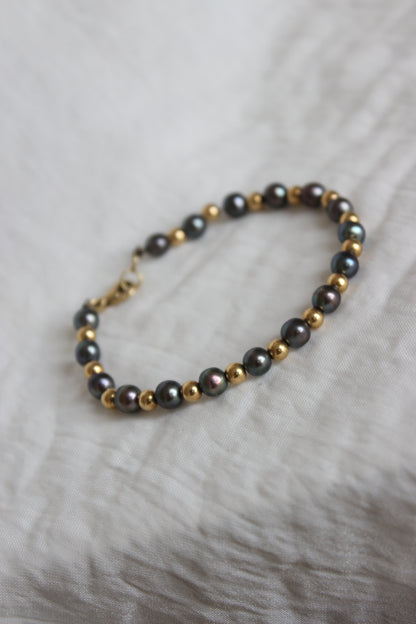 18k Gold & Tahitian Pearl Bracelet from the 70s