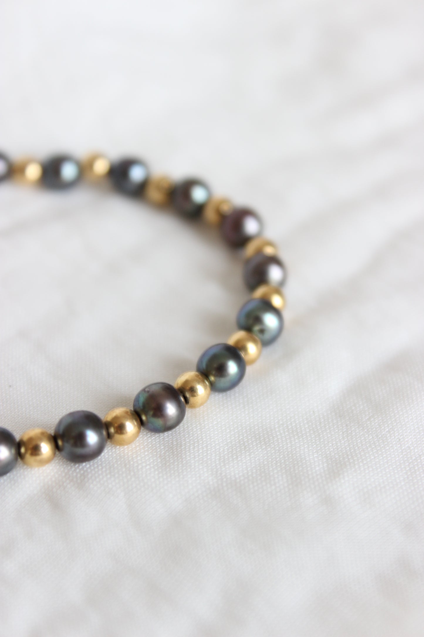 18k Gold & Tahitian Pearl Bracelet from the 70s