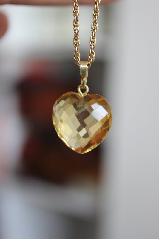 18K Gold Pendant with Cushion-Cut Heart-Shaped Citrine