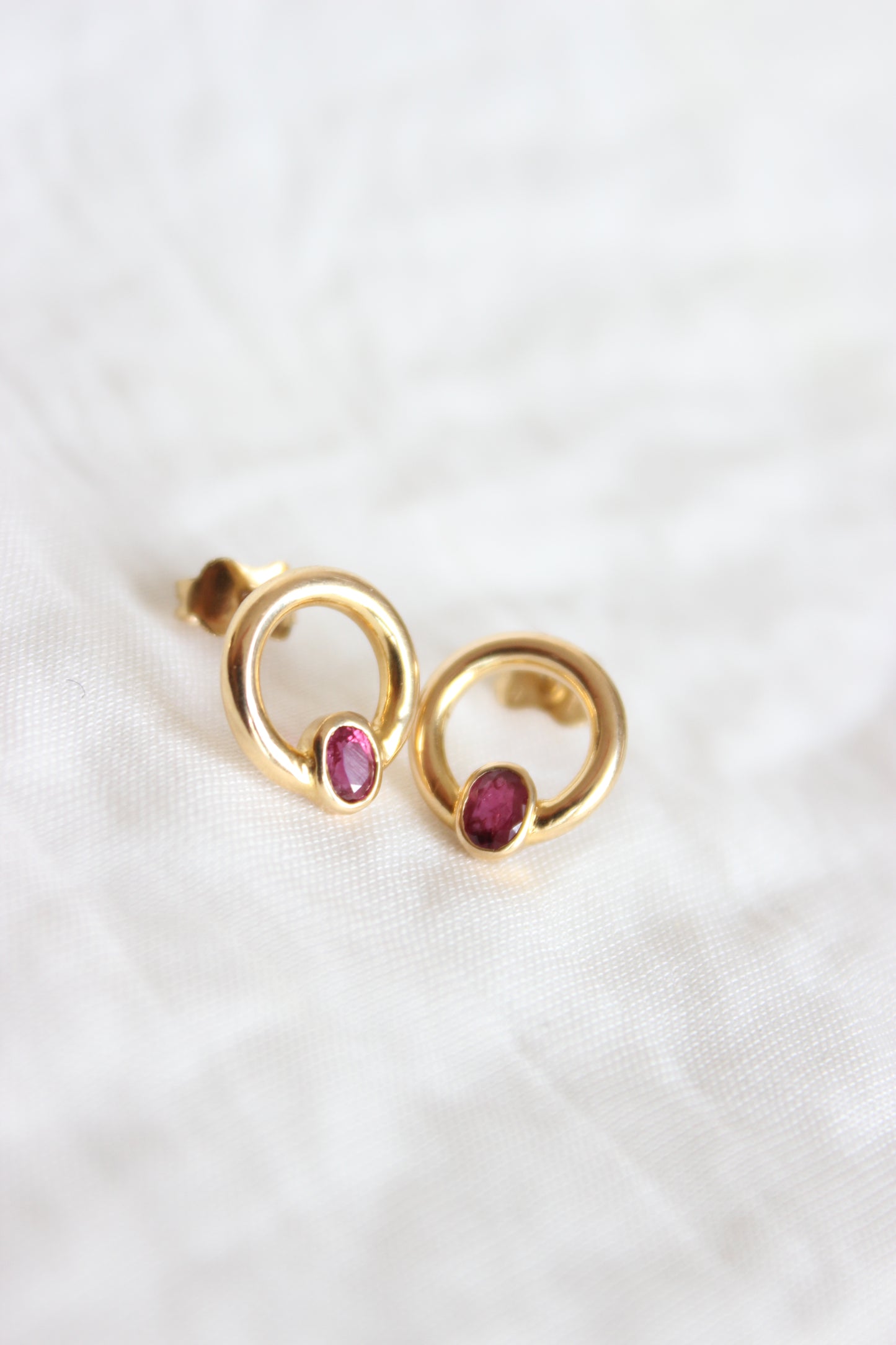 18k Gold Circle Earrings with Stunning Rubies