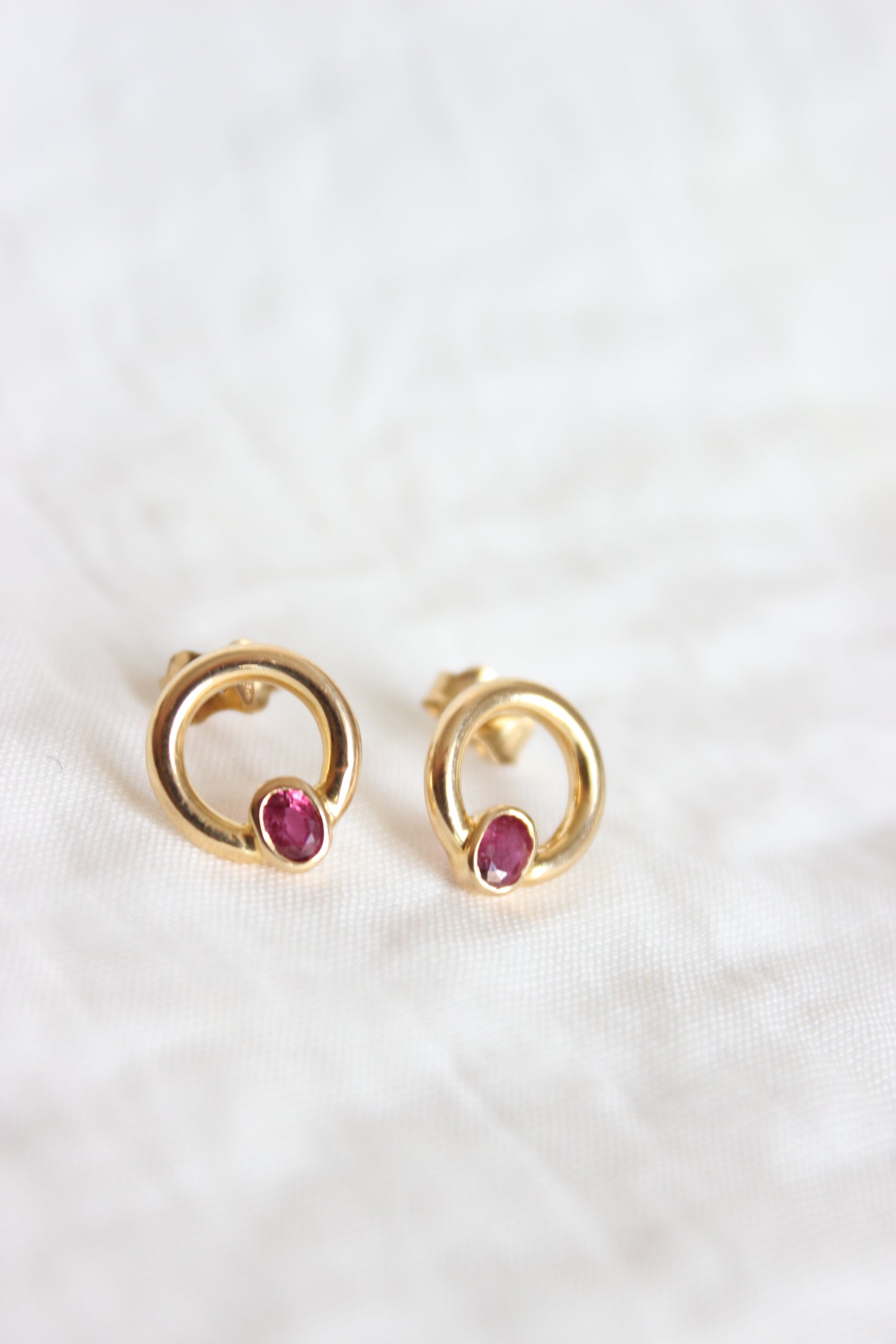 18k Gold Circle Earrings with Stunning Rubies