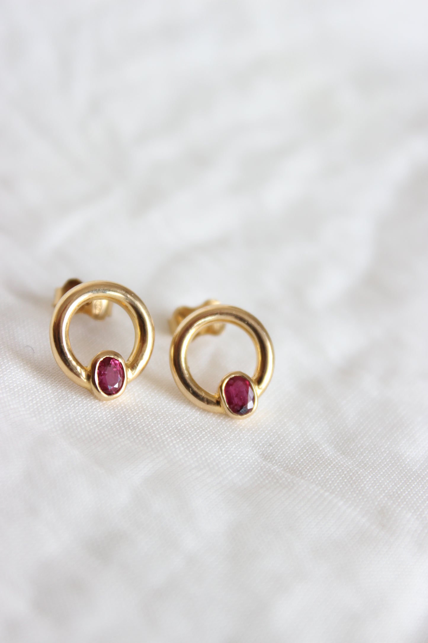 18k Gold Circle Earrings with Stunning Rubies