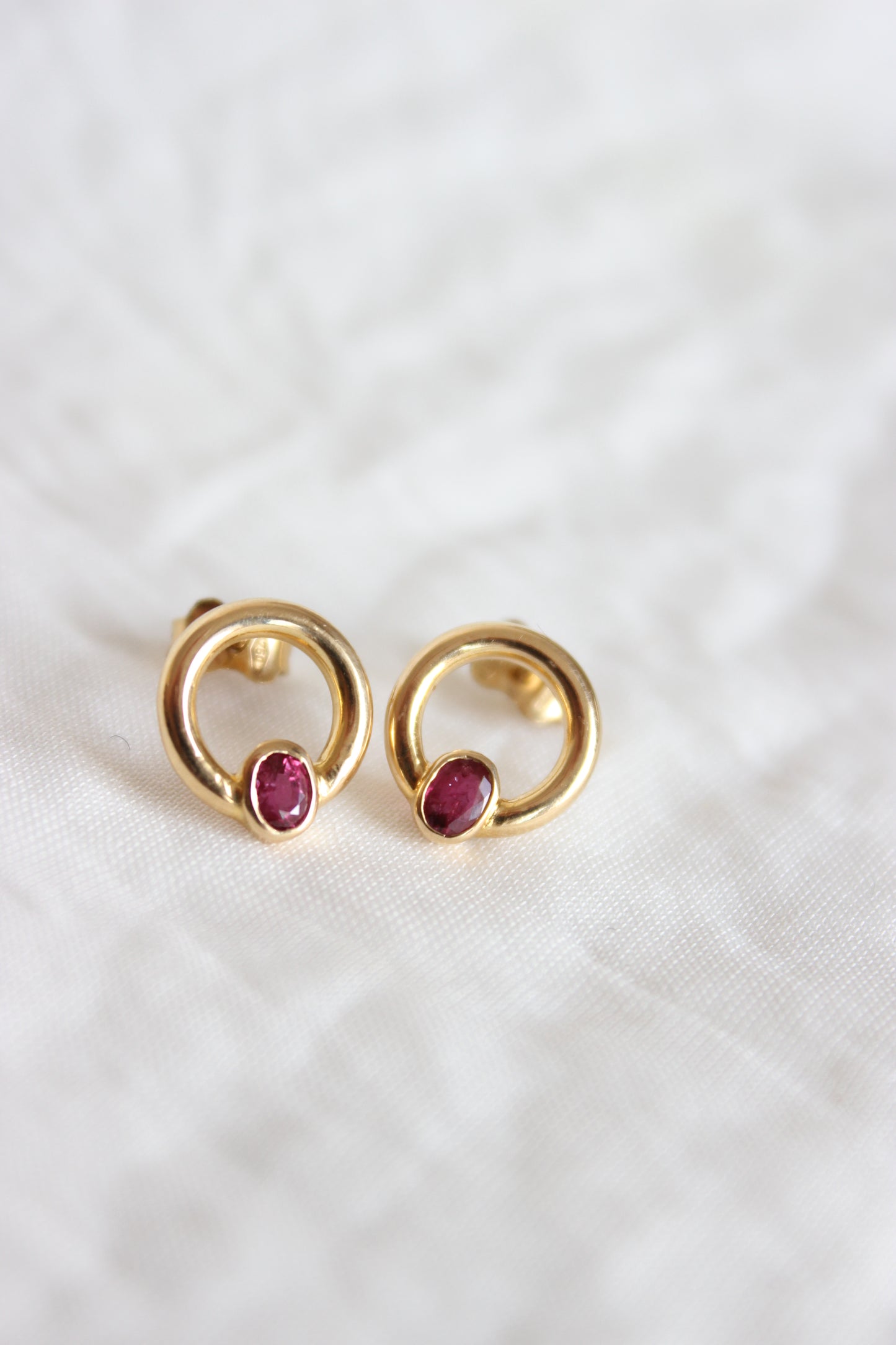 18k Gold Circle Earrings with Stunning Rubies