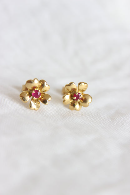 18k Gold Flower Earrings with Rubies from the 90's