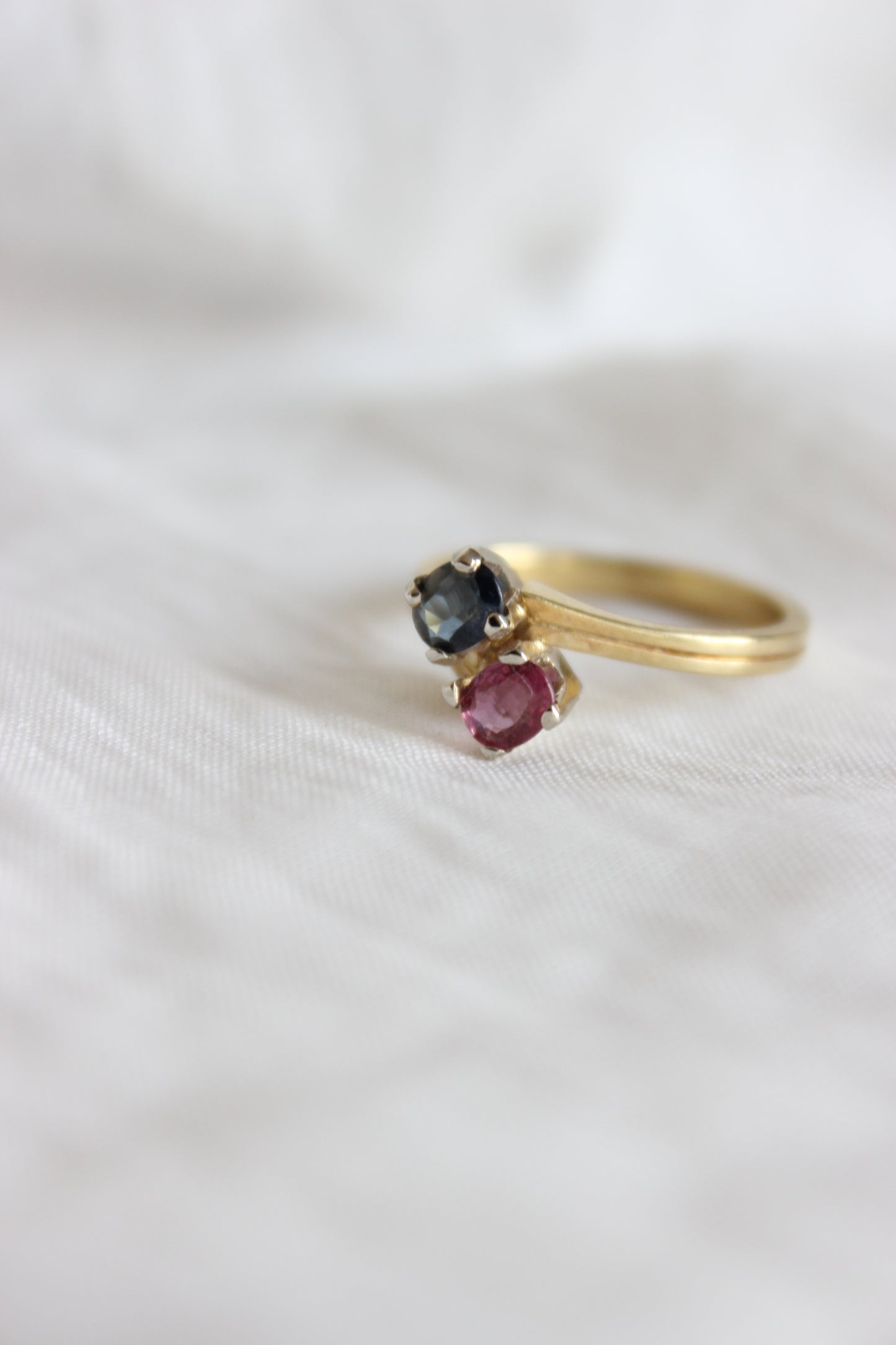 "Toi et Moi" Ring – Pink & Blue Sapphire Duo in 18k White Gold