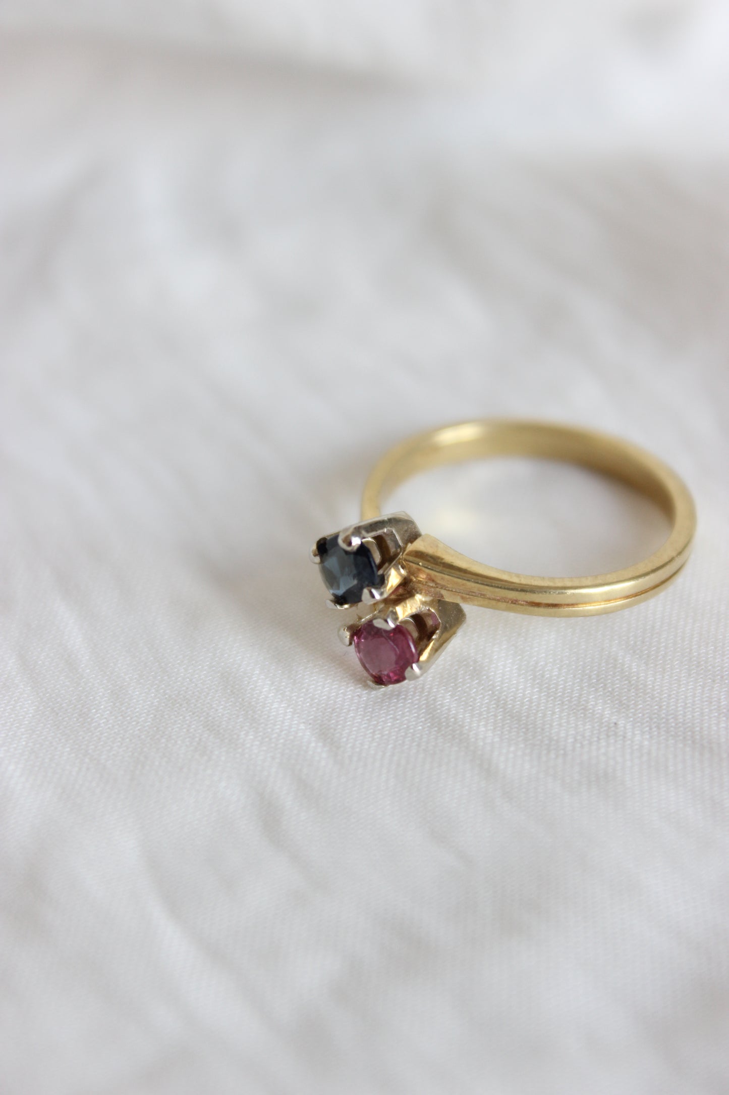 "Toi et Moi" Ring – Pink & Blue Sapphire Duo in 18k White Gold