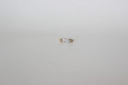 Vintage Intertwined Double Heart Chain-Link Ring in 9K Two-Tone Gold with Diamond