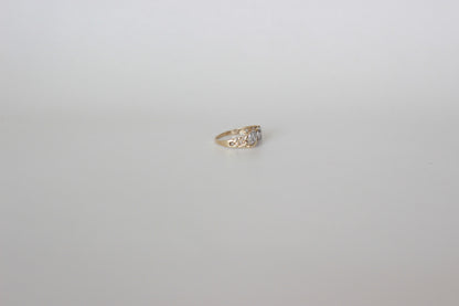 Vintage Intertwined Double Heart Chain-Link Ring in 9K Two-Tone Gold with Diamond