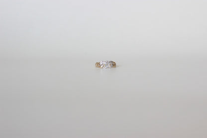 Vintage Intertwined Double Heart Chain-Link Ring in 9K Two-Tone Gold with Diamond