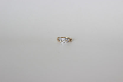 Vintage Intertwined Double Heart Chain-Link Ring in 9K Two-Tone Gold with Diamond