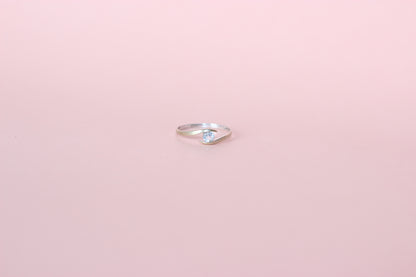 1980s Light Blue Topaz “Eye” Ring in 9k White Gold