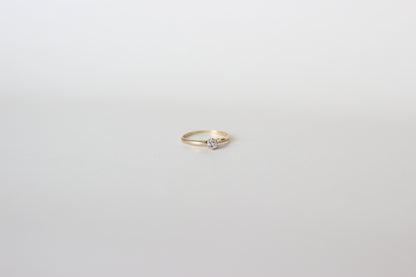 Vintage 1960s Solitaire Ring in 18k Yellow Gold – Handmade Filigree Detail – Brilliant Cut Diamond ~0.20ct