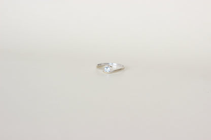 1980s Light Blue Topaz “Eye” Ring in 9k White Gold