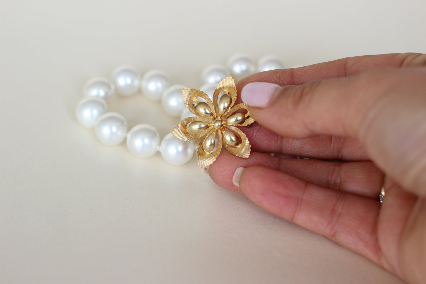 Vintage 18k Yellow Gold Flower Brooch – Hallmarked – Exquisite Detail – c.1950s