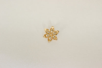 Vintage 18k Yellow Gold Flower Brooch – Hallmarked – Exquisite Detail – c.1950s