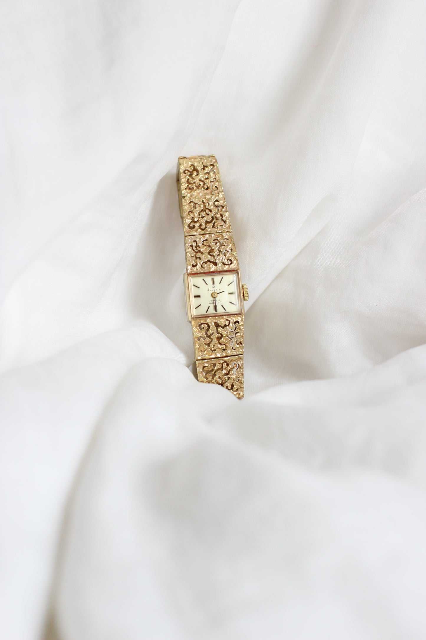 Vintage Dauphin Mechanical Watch – 1960s Lace-Style Mesh