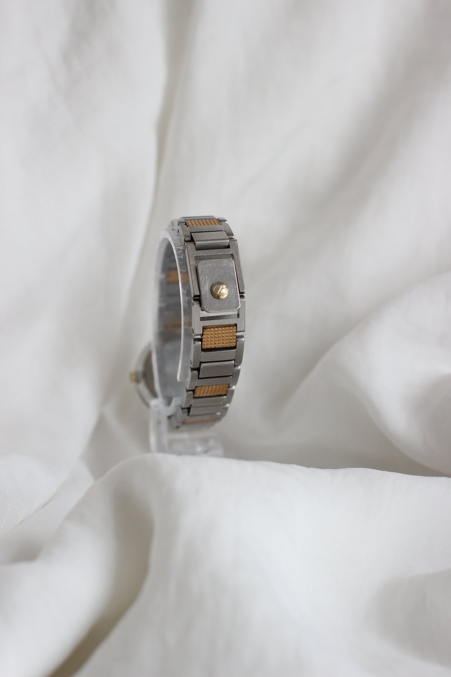 ST DUPONT Honeycomb Ronde Ladies Quartz Watch – Vintage 1980s
