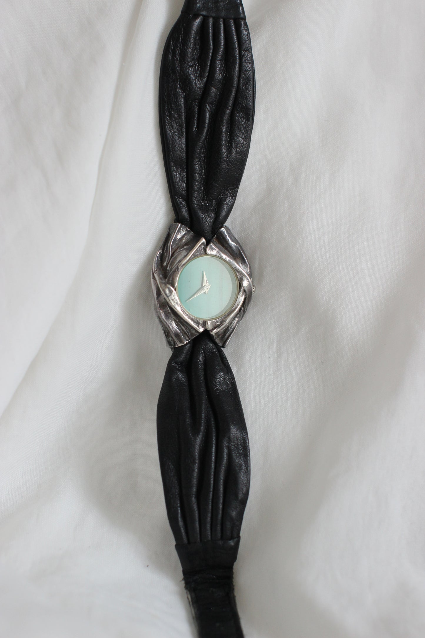 Exceptional 1980s Draped-Effect Watch with Malachite Dial – Butterfly Leather Strap