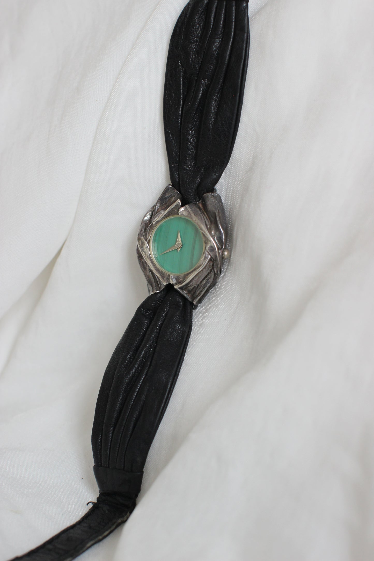 Exceptional 1980s Draped-Effect Watch with Malachite Dial – Butterfly Leather Strap