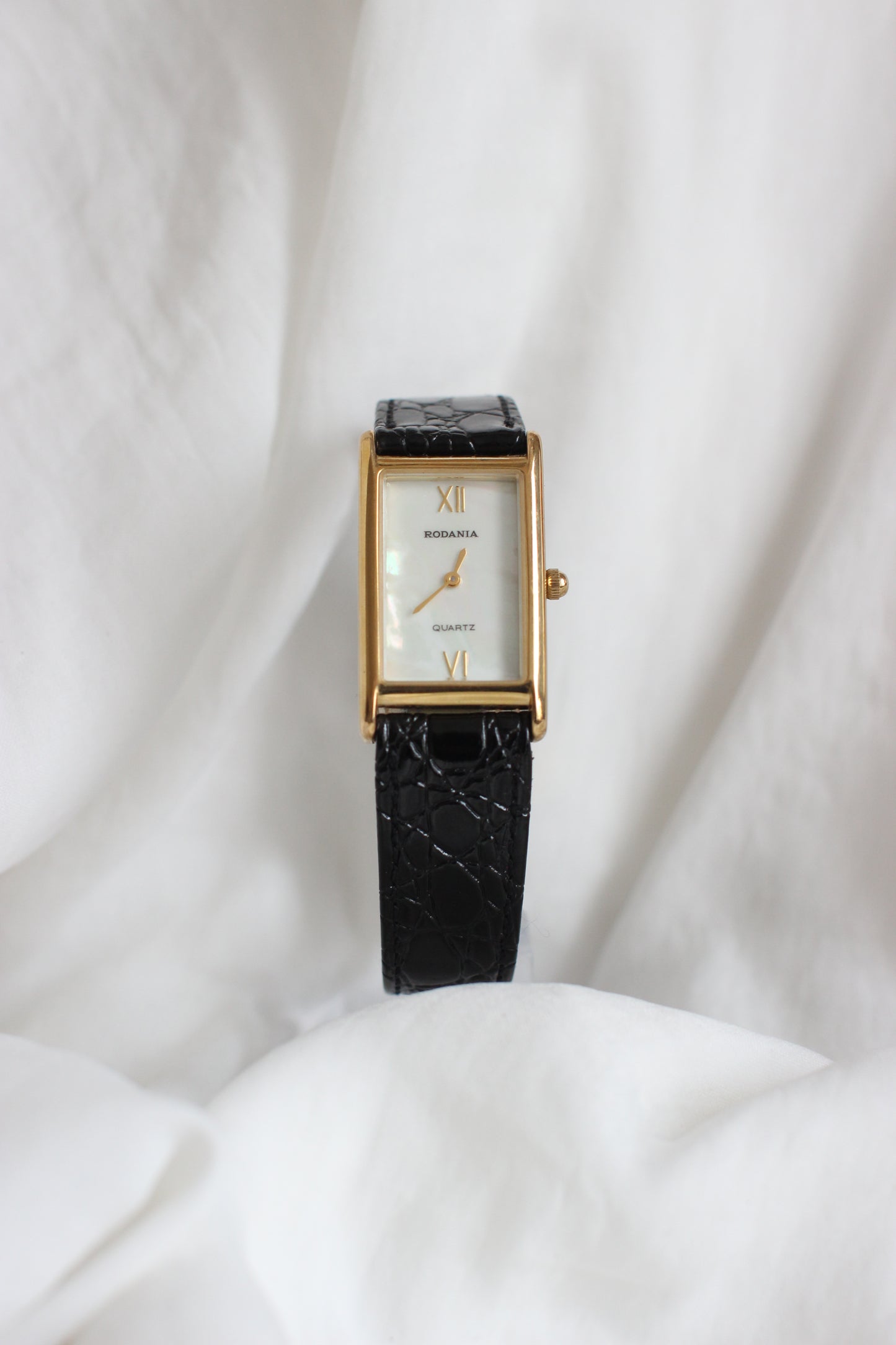 Vintage Rodania Tank Américaine Watch – Mother-of-Pearl Dial, Black Leather Strap