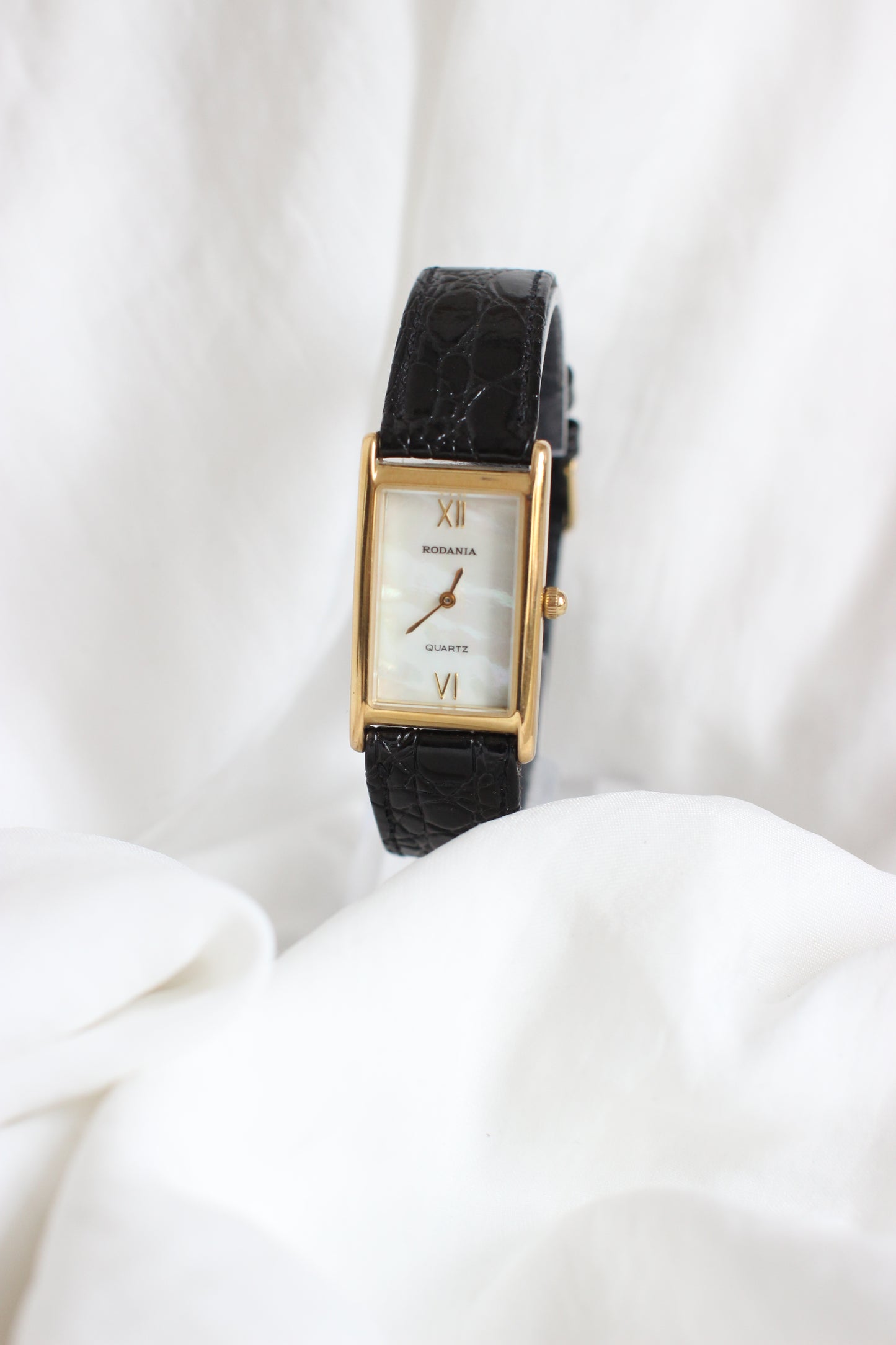 Vintage Rodania Tank Américaine Watch – Mother-of-Pearl Dial, Black Leather Strap