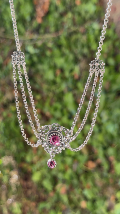 Collier médiéval en argent 925 avec pierres en verre cerise