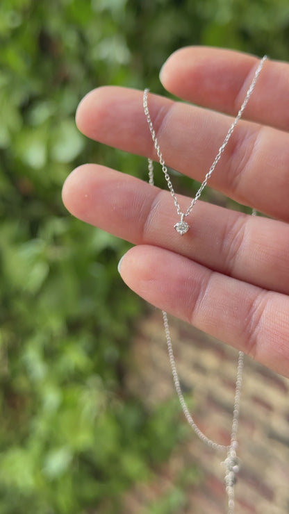 Collier en or blanc 9 carats et diamants