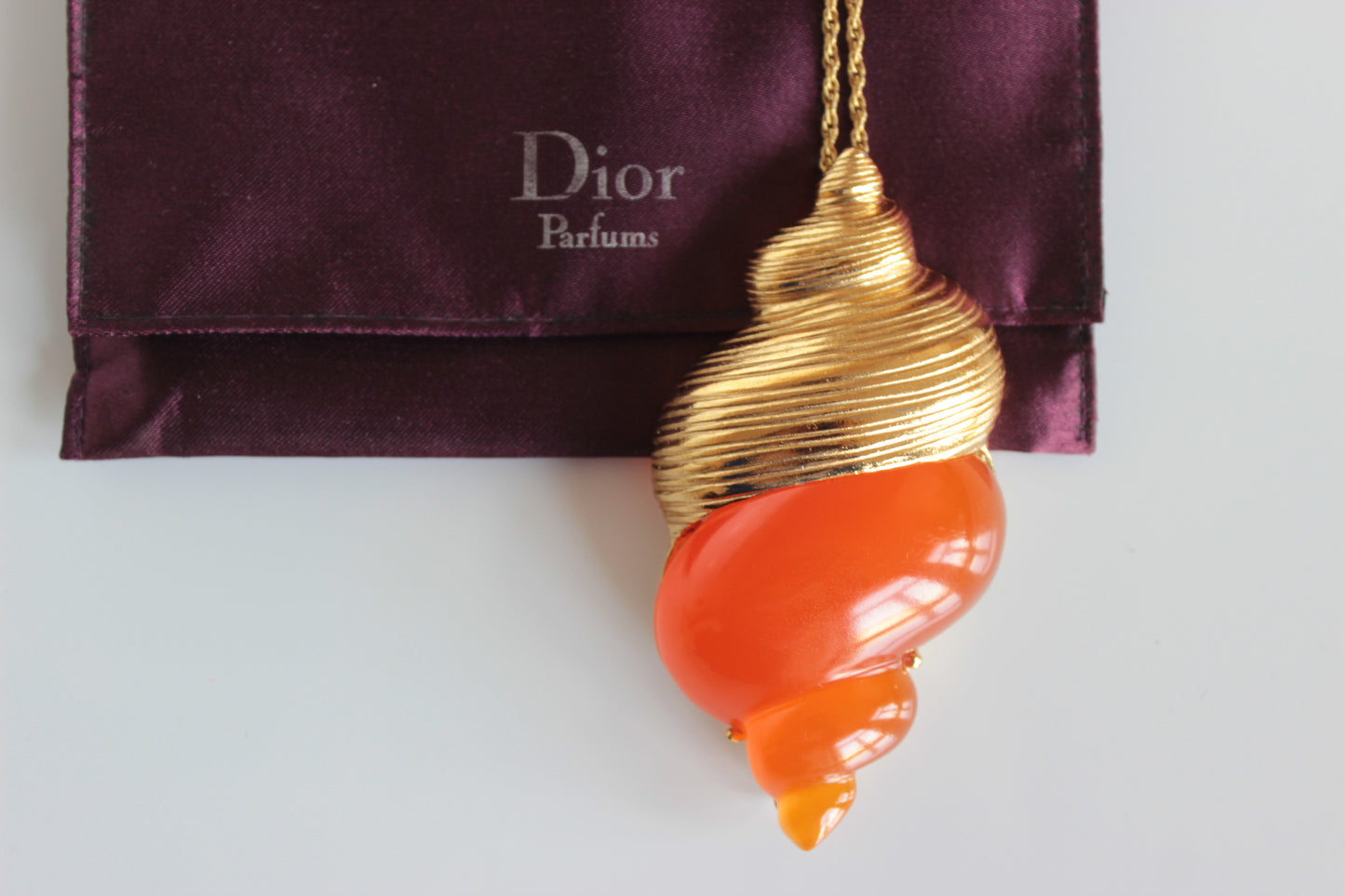 Christian Dior - Broche + Pendentif Massif en plaqué or et Résine Orange Flamboyante